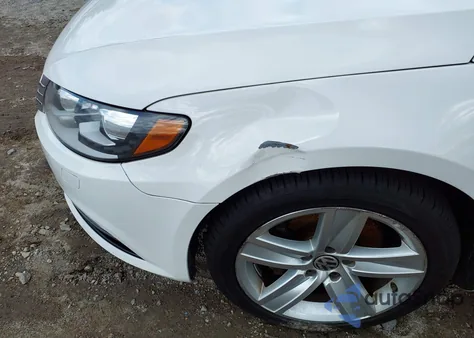 2014 Volkswagen Cc 2.0T Sport z USA, uszkodzony, nr VIN WVWBP7AN6EE530331